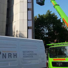 Natursteinbetrieb NRH - Hannover - Agentur für Arbeit Hameln Arbeiten auf der Hebebühne